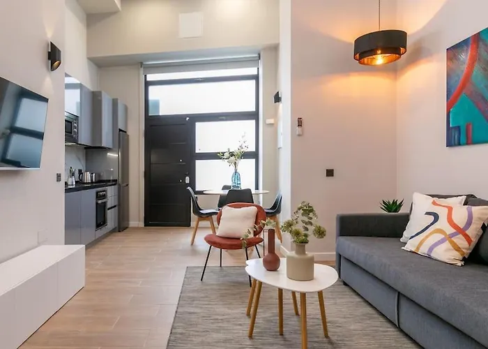 Beautiful Duplex In Front Of Vista Alegre Palace